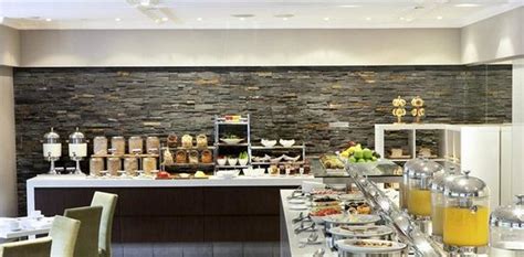 Hyde Park Hotels with Breakfast Buffet .